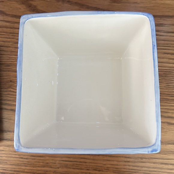 GAC, Christmas Candy Dish W/ Lid Glass Windows.Light Blue. 5.5x4.5.Rare. Footed - Picture 5 of 11